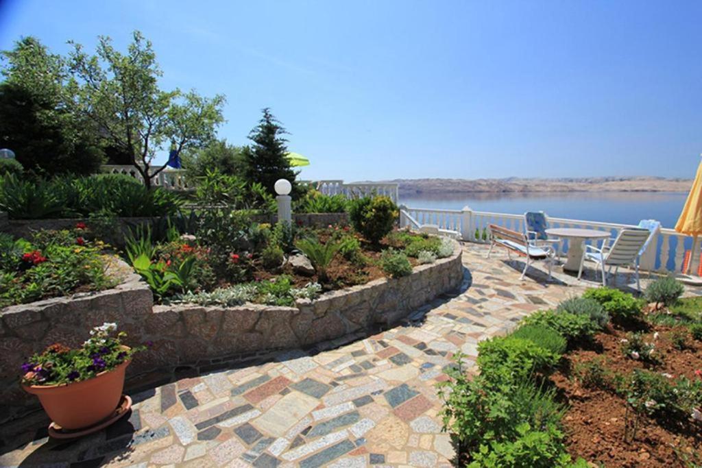 Villa Lilly Cesarica Bagian luar foto
