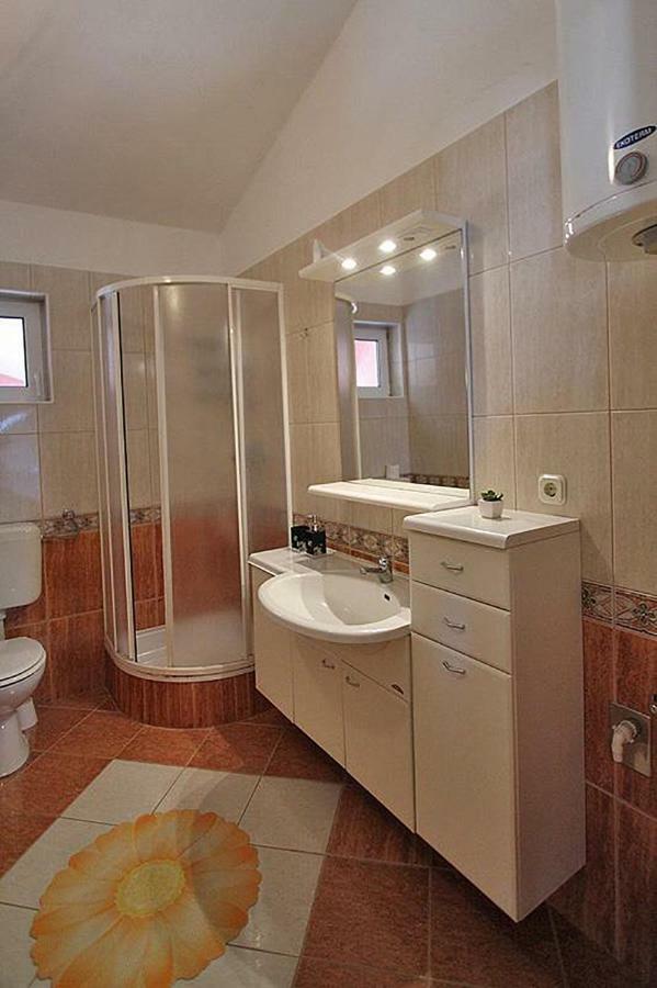 Villa Lilly Cesarica Bagian luar foto