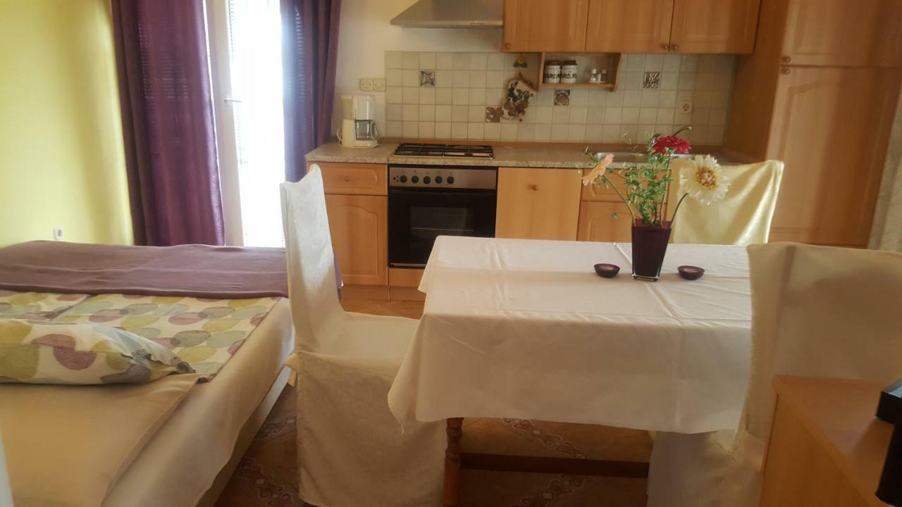 Villa Lilly Cesarica Bagian luar foto